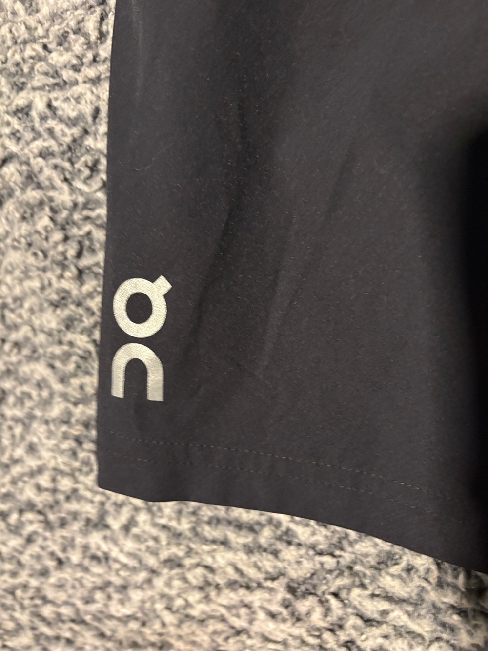 On Running Men’s Size L 5” Core Shorts in Black NWT! - Picture 10 of 10